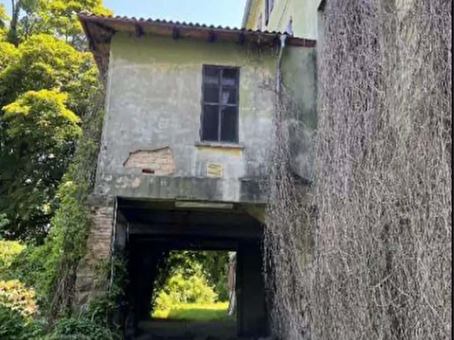 Immagine 18 di Stabile in vendita  in Loc. Il Poggio Strada Statale della Cisa a Berceto