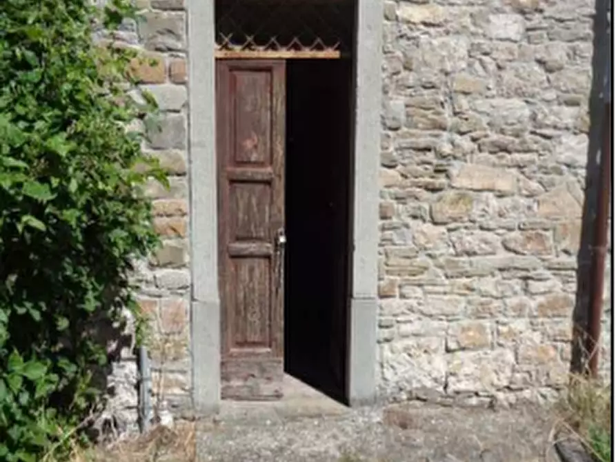 Immagine 19 di Stabile in vendita  in Loc. Il Poggio Strada Statale della Cisa a Berceto