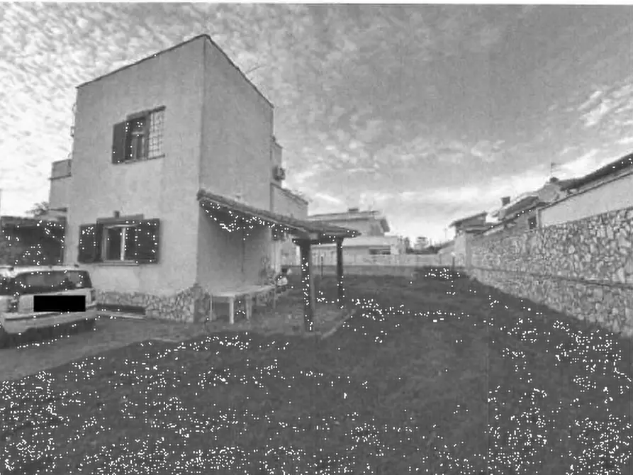 Immagine 2 di Porzione di villa in vendita  in Viale Nuova California a Ardea