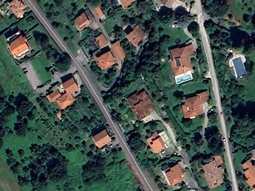 Immagine 12 di Stabile in vendita  in Via Aronne Moroni a Besozzo