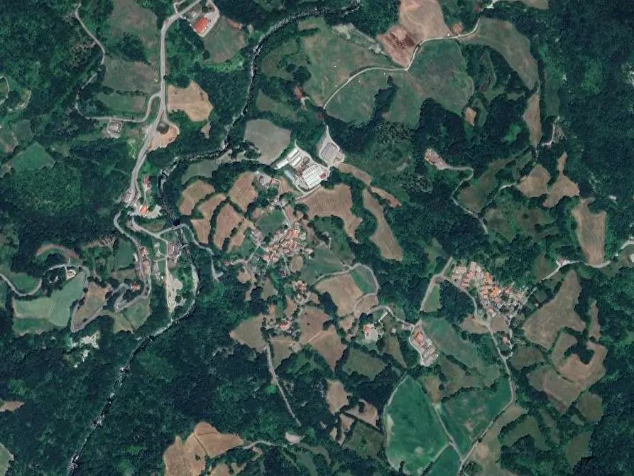 Immagine 20 di Stabile in vendita  in loc. Ponte di Lugagnano strada Vecciatica a Monchio Delle Corti