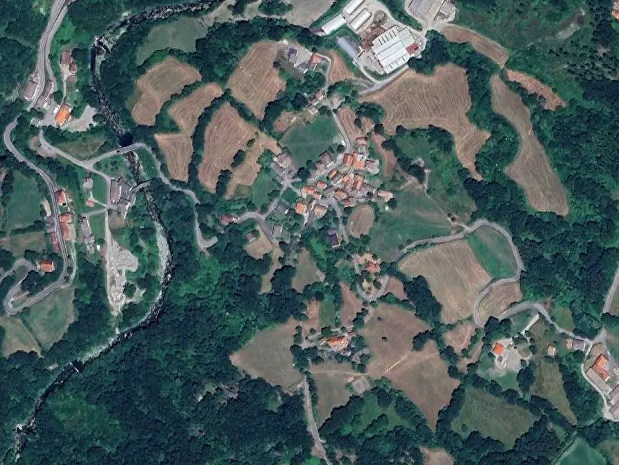 Immagine 21 di Stabile in vendita  in loc. Ponte di Lugagnano strada Vecciatica a Monchio Delle Corti