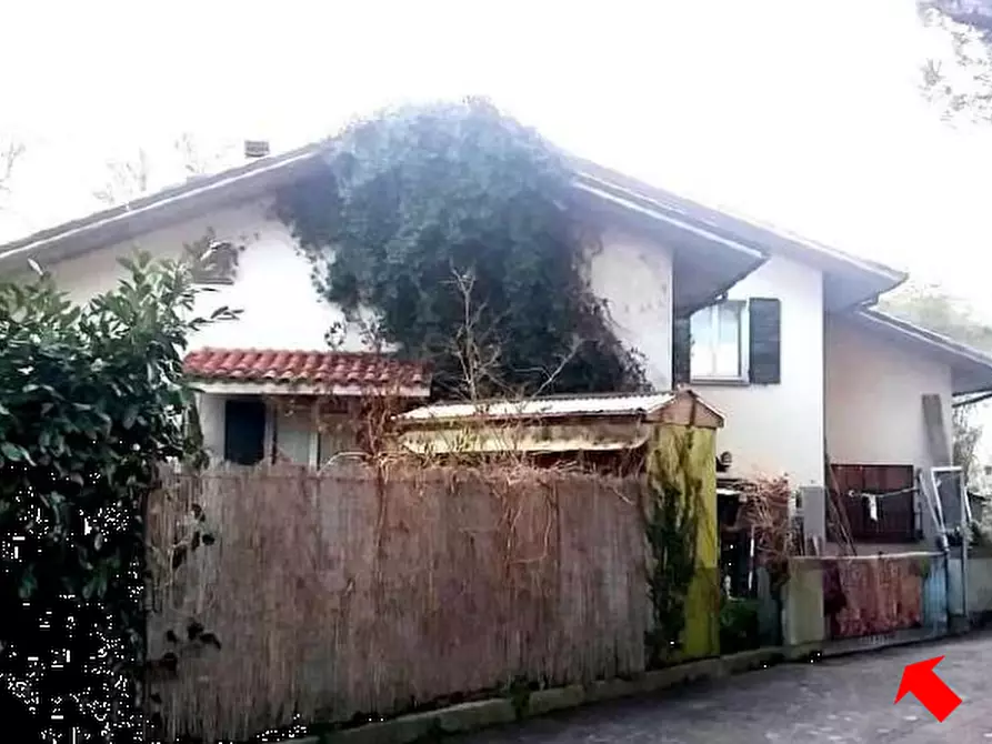 Immagine 2 di Casa indipendente in vendita  in Via Giuseppe Bovini a Ravenna