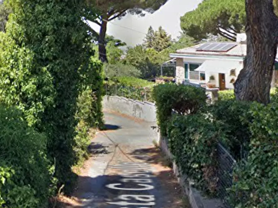 Immagine 7 di Stabile in vendita  in Via Costa Caselle a Marino