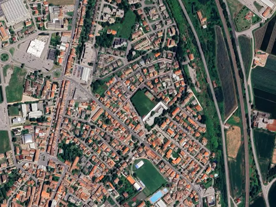 Immagine 1 di Capannone industriale in vendita  in Strada Abetone Brennero a Ostiglia