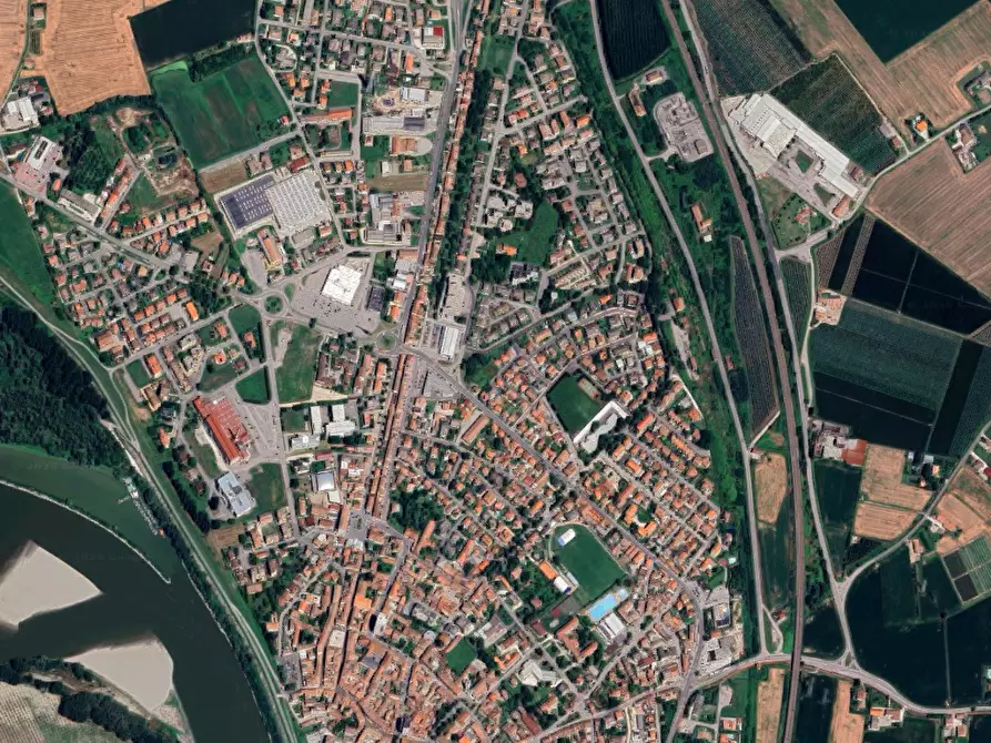 Immagine 3 di Capannone industriale in vendita  in Strada Abetone Brennero a Ostiglia