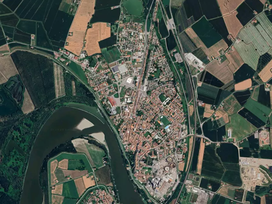 Immagine 5 di Capannone industriale in vendita  in Strada Abetone Brennero a Ostiglia