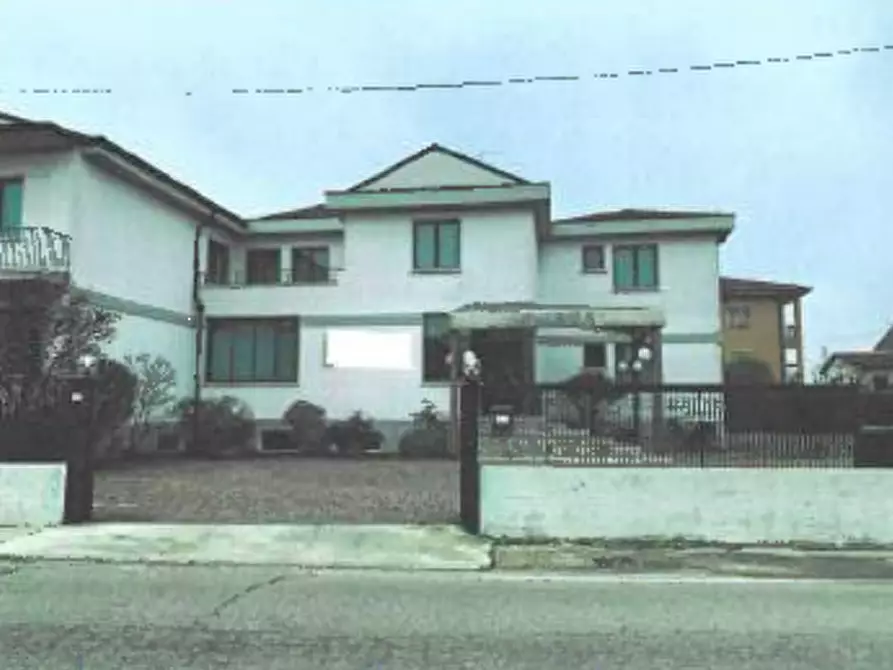 Immagine 2 di Hotel in vendita  in Str. Martorelli a Porto Mantovano