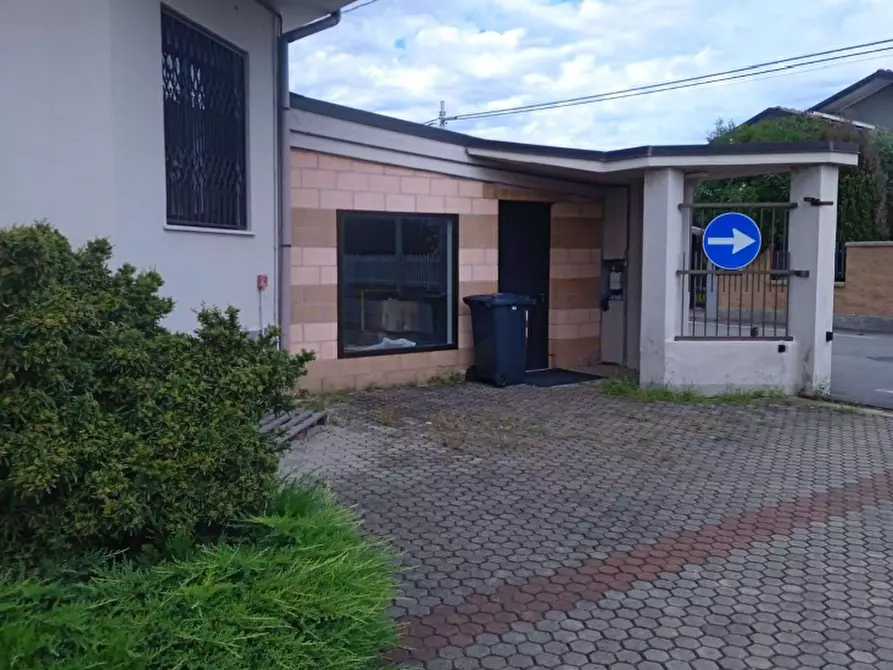 Immagine 1 di Laboratorio in vendita  in Via Giovanni Boccaccio a Castano Primo