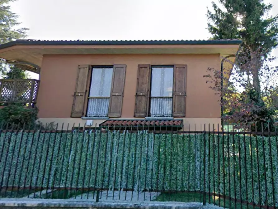 Immagine 1 di Casa bifamiliare in vendita  in Via Ing. R. Cabella Lattuada a Annone Di Brianza