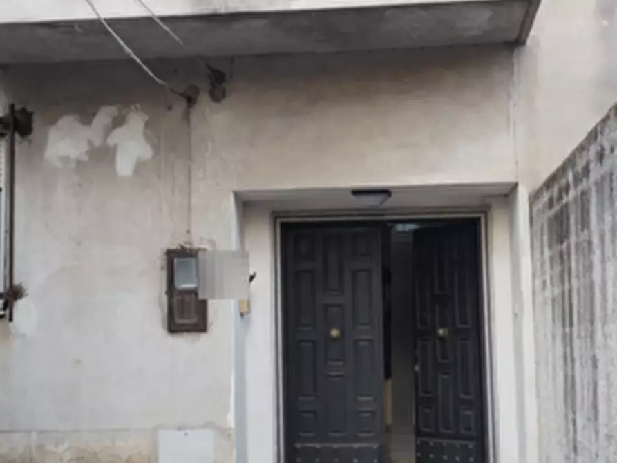 Immagine 1 di Casa bifamiliare in vendita  in Via Sementini  a Mondragone