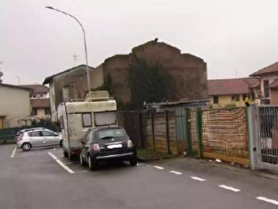Immagine 4 di Magazzino in vendita  in Via Pastrengo a Malnate