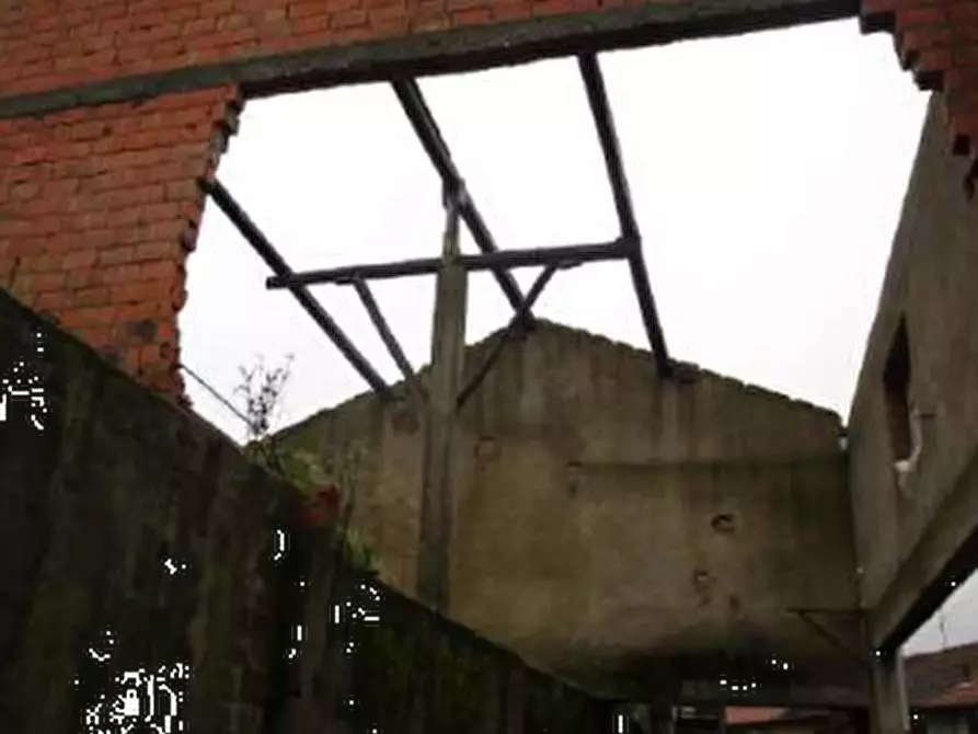 Immagine 9 di Magazzino in vendita  in Via Pastrengo a Malnate