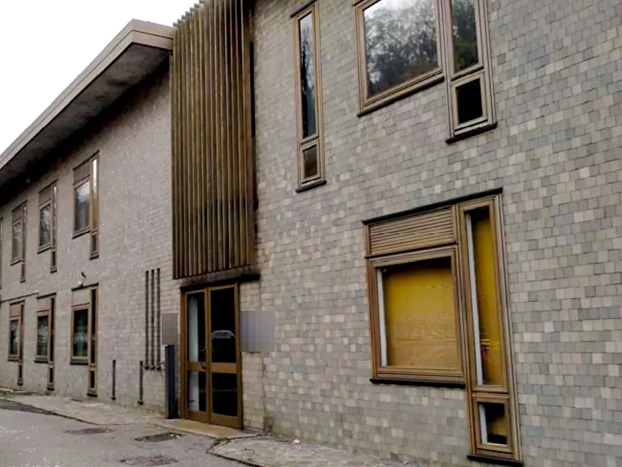 Immagine 7 di Ufficio in vendita  in Via Peschiera a Varese