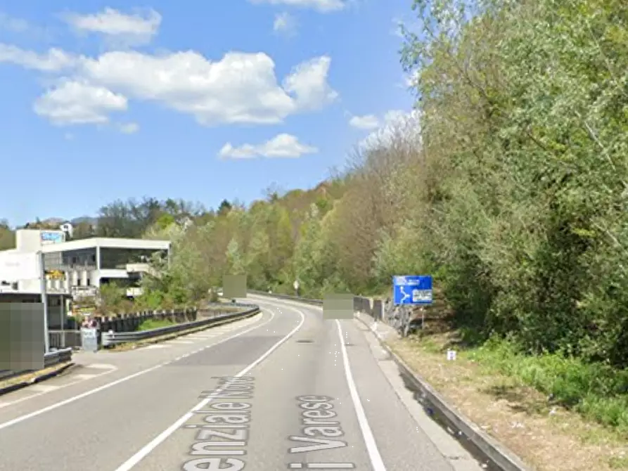 Immagine 17 di Ufficio in vendita  in Via Peschiera a Varese