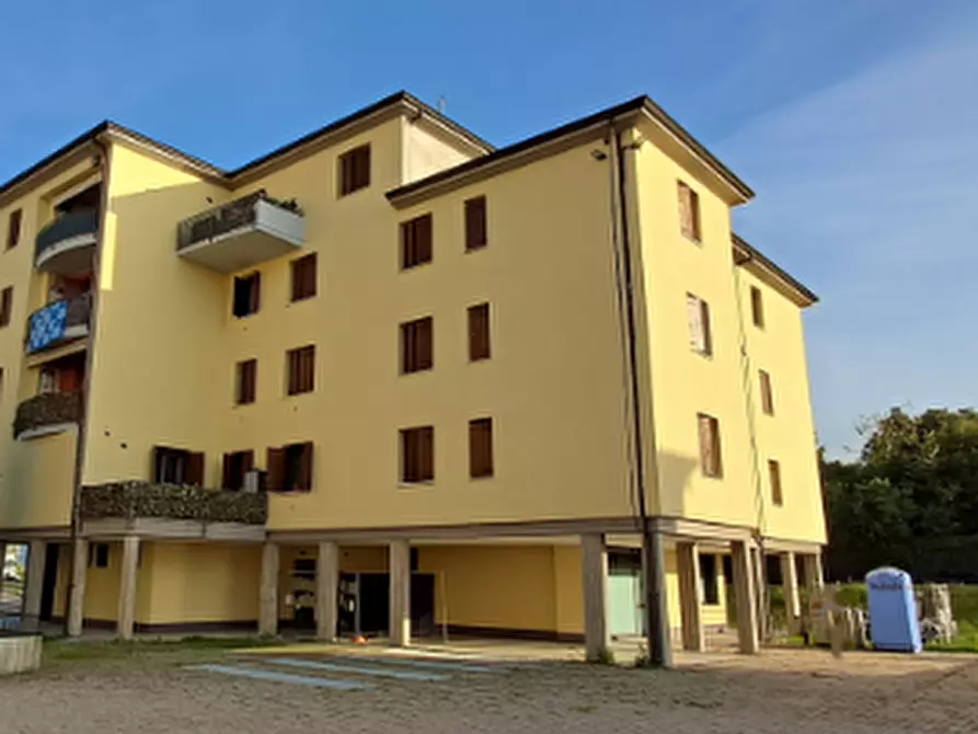 Immagine 8 di Appartamento in vendita  in Piazzale XXVII  Gennaio a Casalgrande