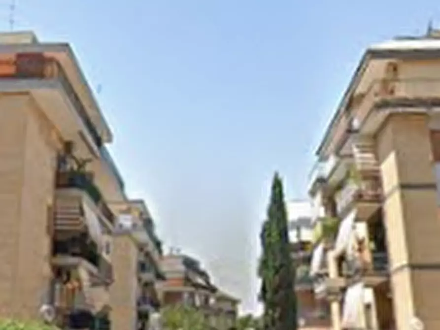 Immagine 5 di Appartamento in vendita  in Via Ortonovo a Roma