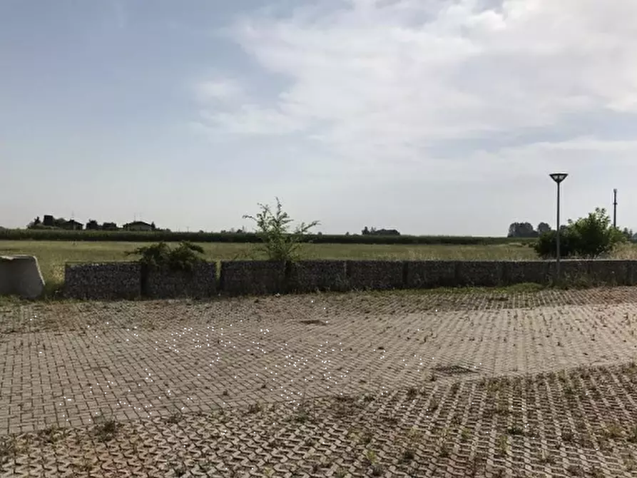 Immagine 5 di Terreno edificabile in vendita  in Via Maddalena a Castello D'argile