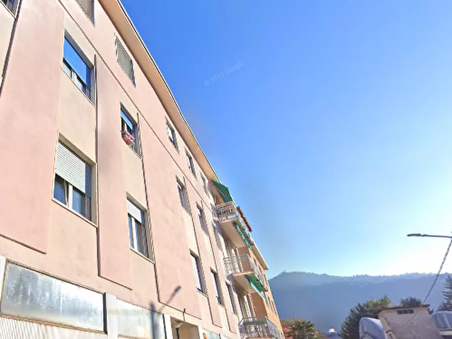 Immagine 3 di Appartamento in vendita  in Via Vertua Gentile  a Como