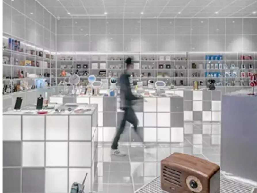 Immagine 10 di Negozio in vendita  in Via Augusto Murri a Bologna