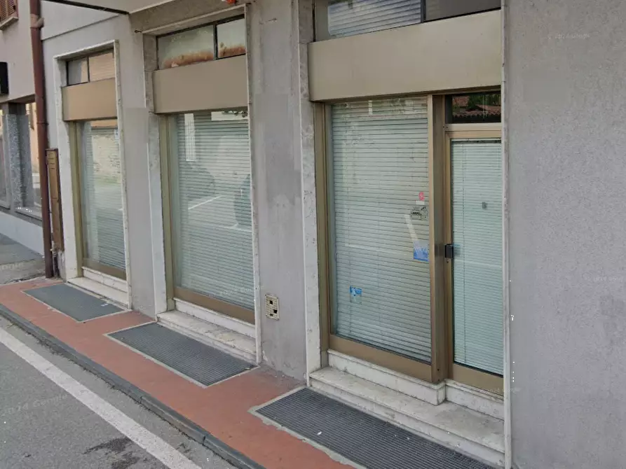 Immagine 6 di Negozio in vendita  in Via Giuseppe Garibaldi a Mariano Comense