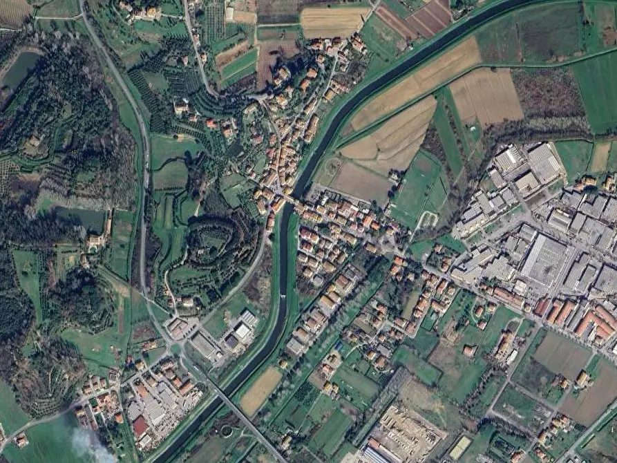 Immagine 8 di Negozio in vendita  in P.zza A. Donnini 8 a Fucecchio