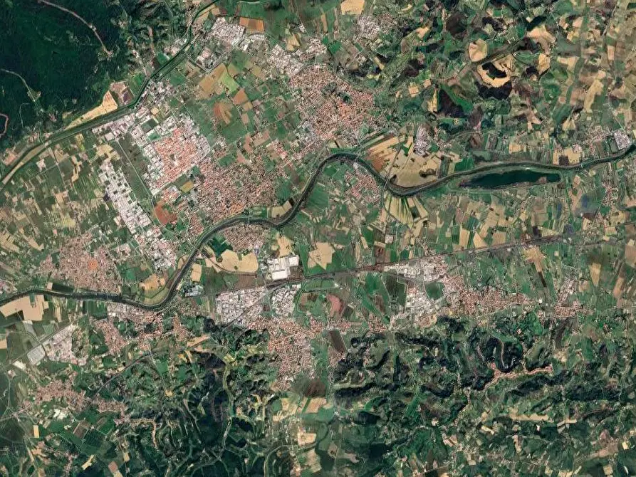 Immagine 17 di Appartamento in vendita  in Via dell'indipendenza a Fucecchio