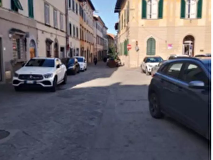 Immagine 3 di Stabile in vendita  in Via della Greppa a Fucecchio