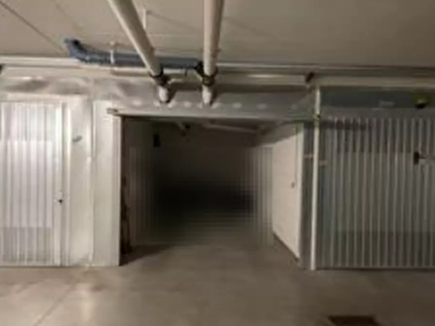 Immagine 1 di Garage in vendita  in Via Duca D'Aosta a Valdagno