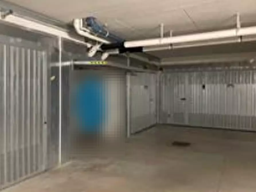 Immagine 2 di Garage in vendita  in Via Duca D'Aosta a Valdagno