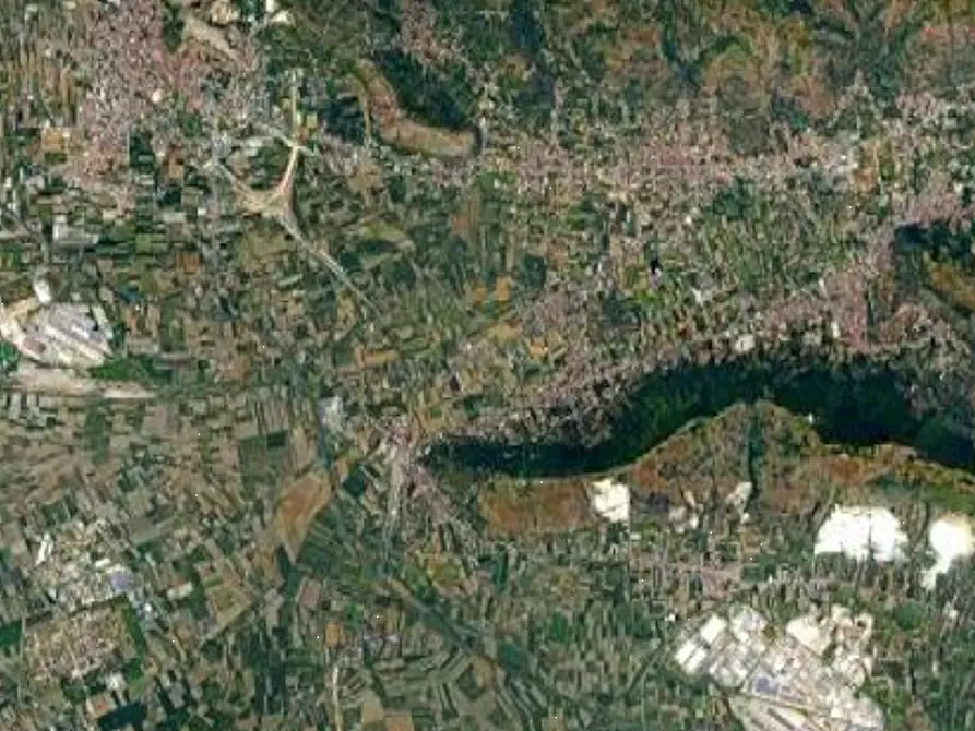 Immagine 1 di Magazzino in vendita  in Via Lamia a Maddaloni