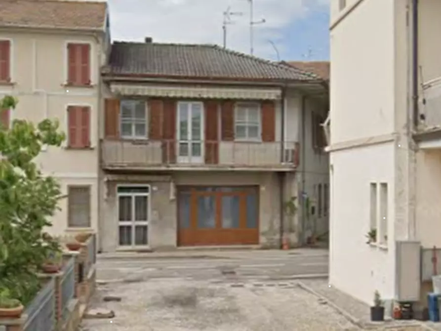 Immagine 14 di Negozio in vendita  in Via Roma a Magnacavallo