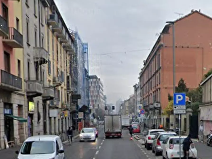 Immagine 3 di Garage in vendita  in Via Carlo Imbonati a Milano