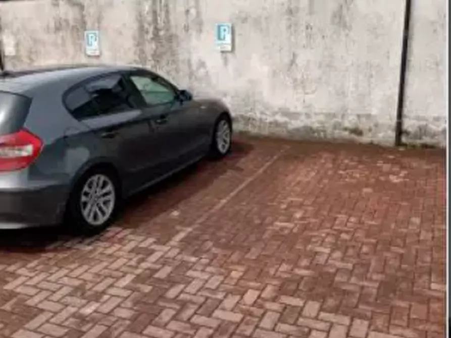 Immagine 1 di Posto auto in vendita  in Via Inello a Orzinuovi