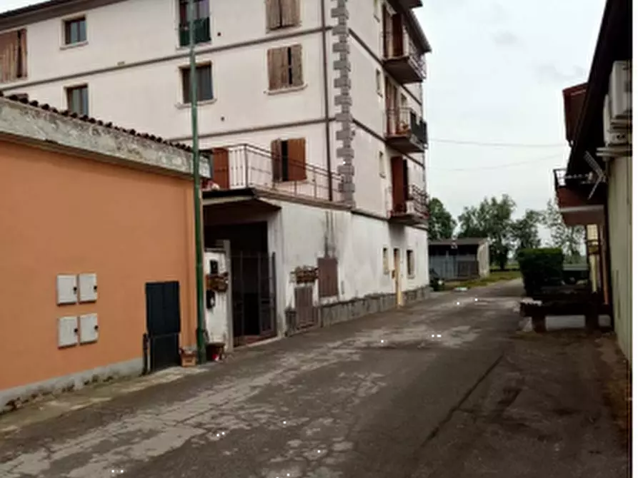 Immagine 3 di Posto auto in vendita  in Via Inello a Orzinuovi