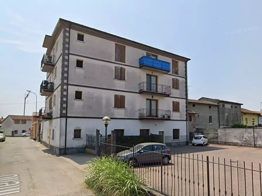 Immagine 8 di Posto auto in vendita  in Via Inello a Orzinuovi