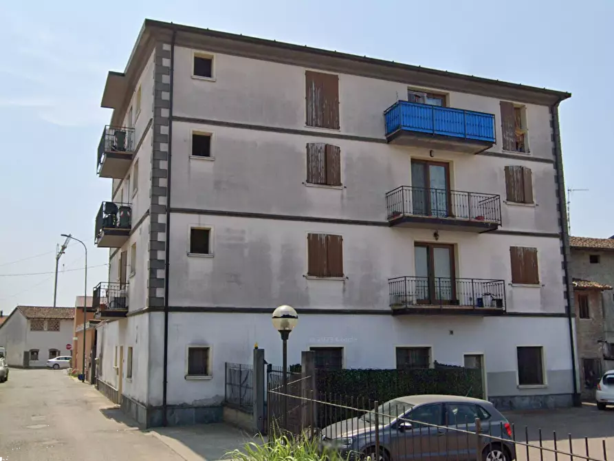 Immagine 10 di Posto auto in vendita  in Via Inello a Orzinuovi