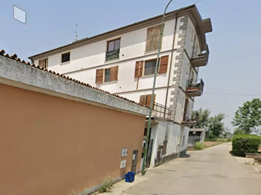 Immagine 14 di Posto auto in vendita  in Via Inello a Orzinuovi