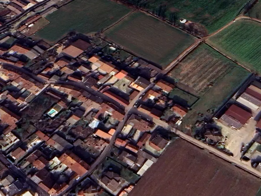 Immagine 18 di Posto auto in vendita  in Via Inello a Orzinuovi