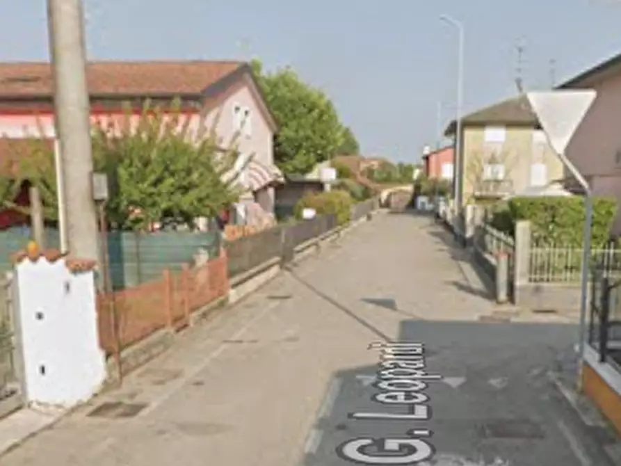 Immagine 11 di Villa in vendita  in via Giacomo Leopardi a Asola