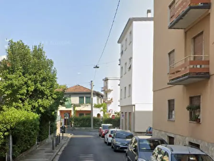 Immagine 8 di Negozio in vendita  in Via Tagliamento, a Brescia