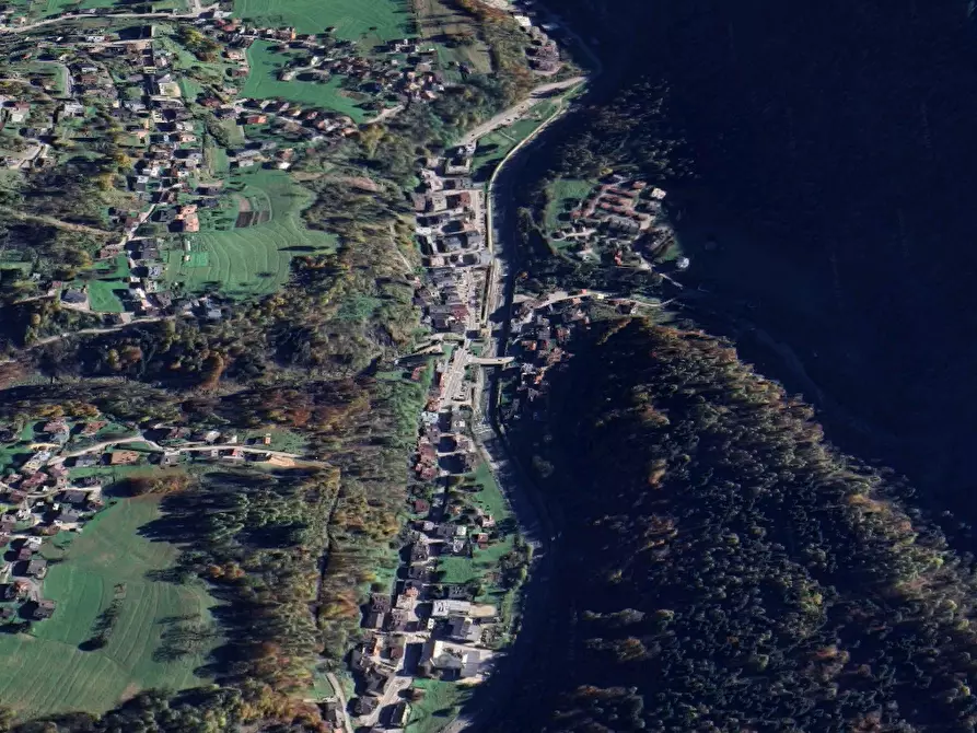 Immagine 7 di Negozio in vendita  in Via Roma a Val Di Zoldo