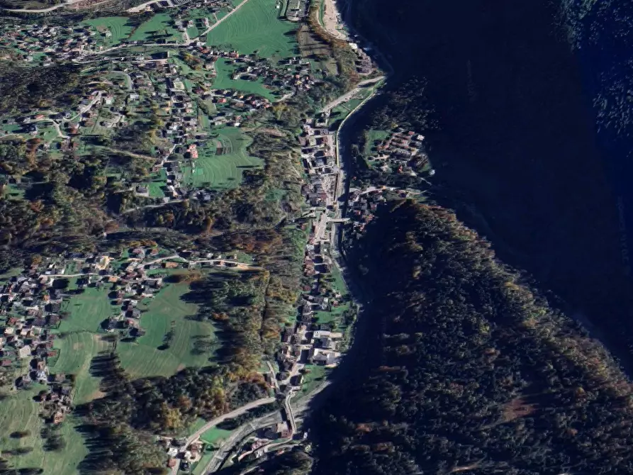 Immagine 8 di Negozio in vendita  in Via Roma a Val Di Zoldo