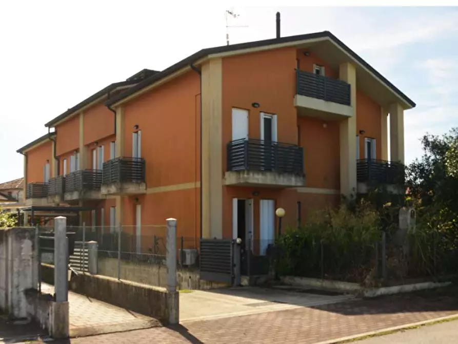 Immagine 1 di Appartamento in vendita  in Via Monsignor Bacchion a Istrana