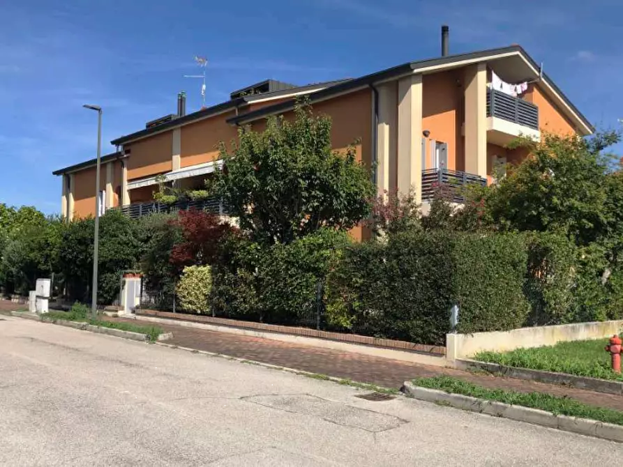 Immagine 2 di Appartamento in vendita  in Via Monsignor Bacchion a Istrana