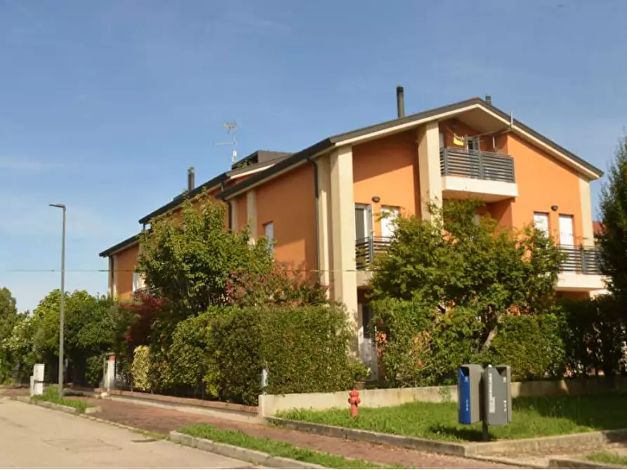 Immagine 3 di Appartamento in vendita  in Via Monsignor Bacchion a Istrana
