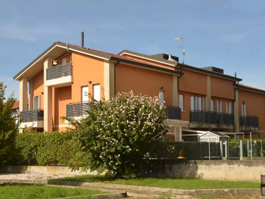 Immagine 4 di Appartamento in vendita  in Via Monsignor Bacchion a Istrana