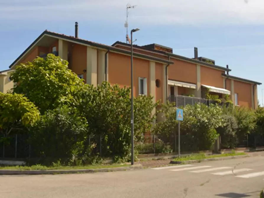 Immagine 5 di Appartamento in vendita  in Via Monsignor Bacchion a Istrana