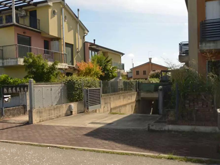 Immagine 19 di Appartamento in vendita  in Via Monsignor Bacchion a Istrana