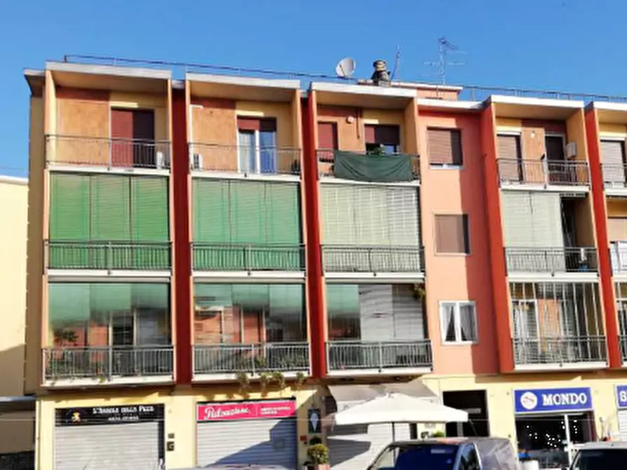 Immagine 6 di Appartamento in vendita  in Viale delle Medaglie d'Oro a Mantova